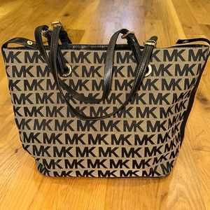 Michael kors tote